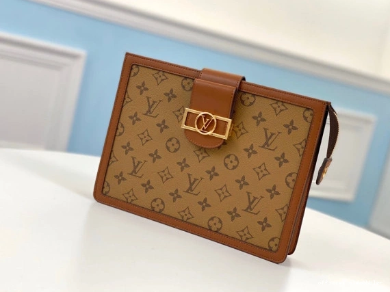 Official oldcobbler CHANELUTCH LOUIS VUITTON 0711